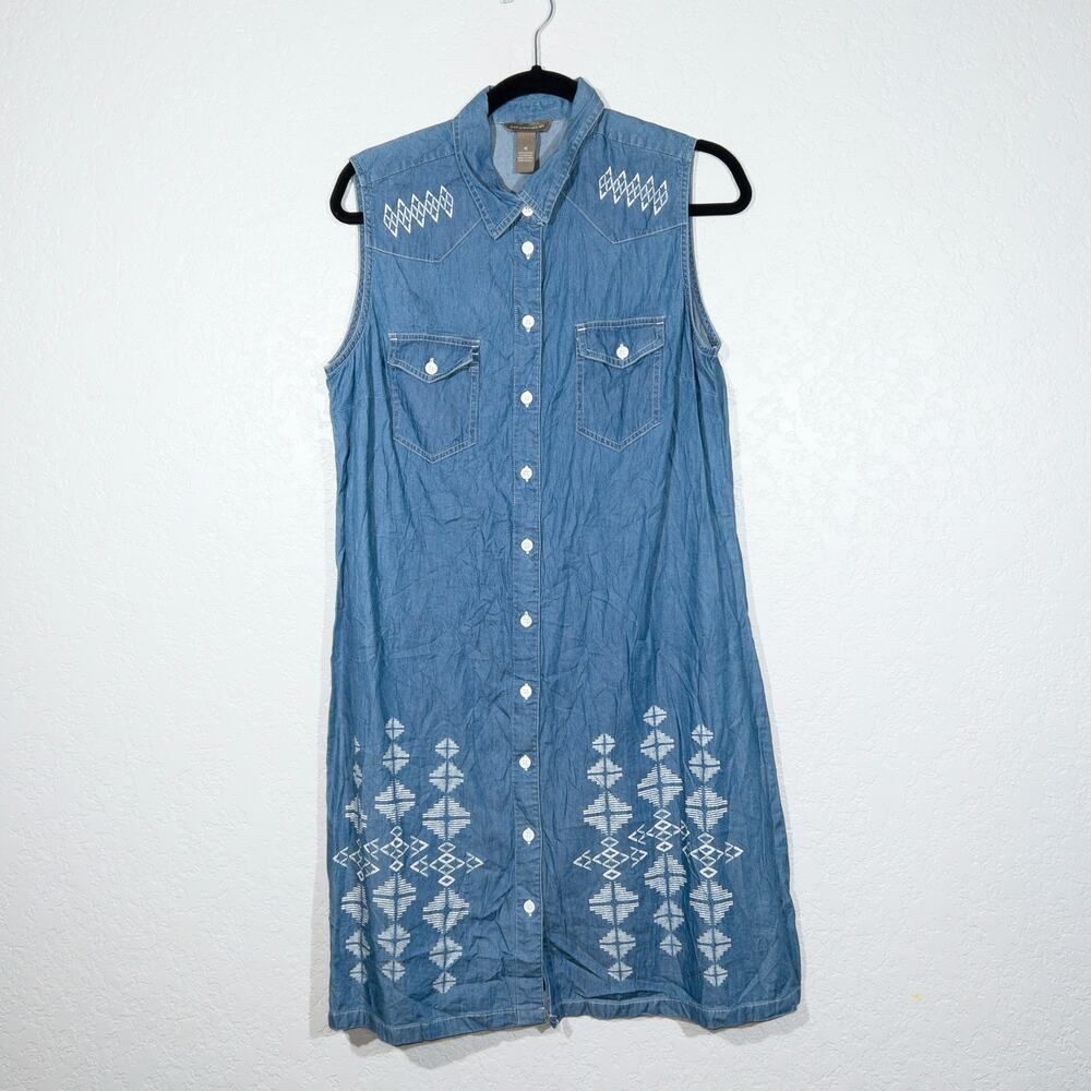 New Bit & Bridle Blue Chambray Embroidered Shirt Dress‎ Size Medium